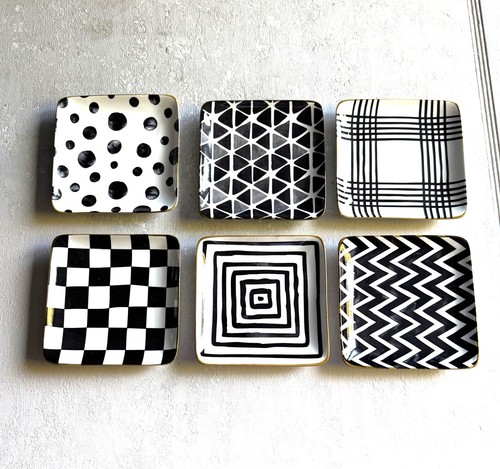Black and white patterned - black,