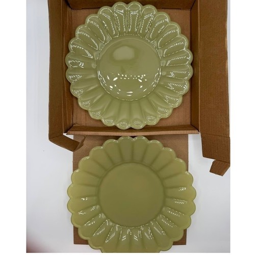 Green scalloped edge melamine - scalloped,